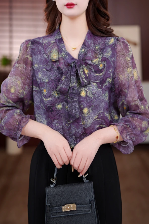 2025新款星河斜月V领气质小衫套头衬衫长袖时髦上衣女打底衫