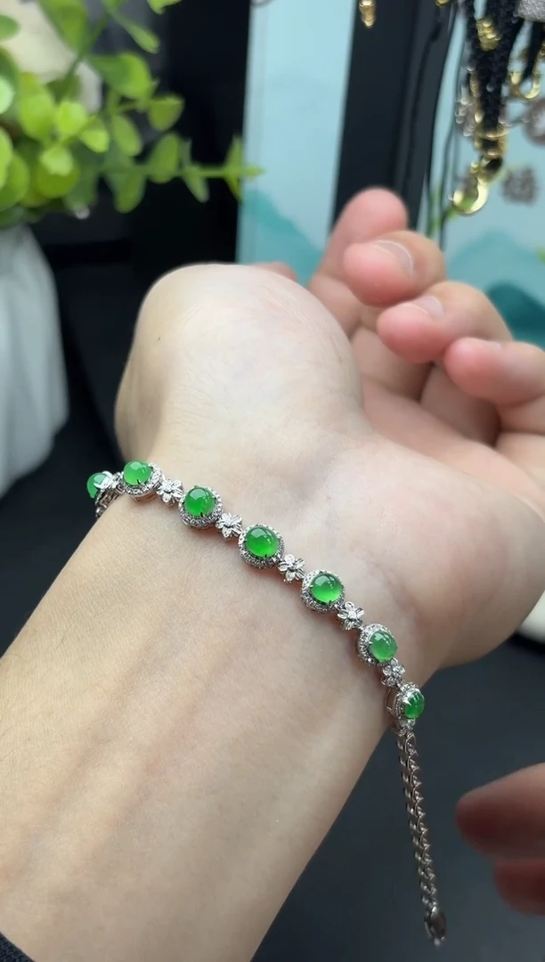 18K金镶嵌手链翡翠手链