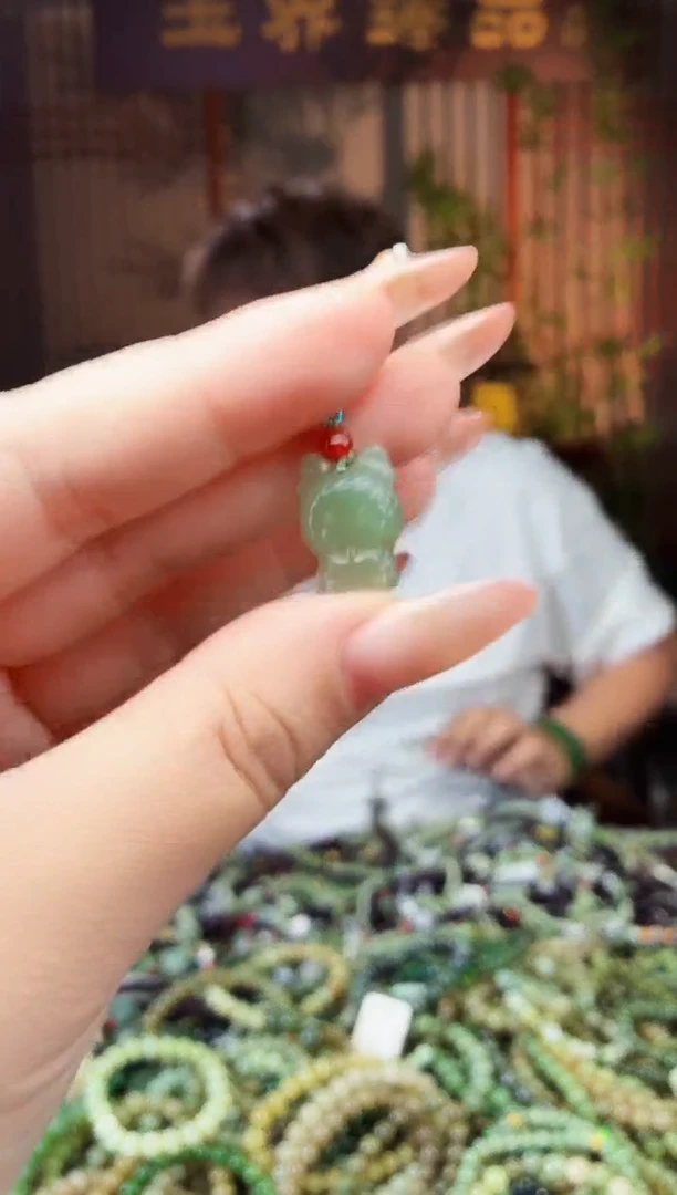 和田玉未镶嵌颈饰拍一发一