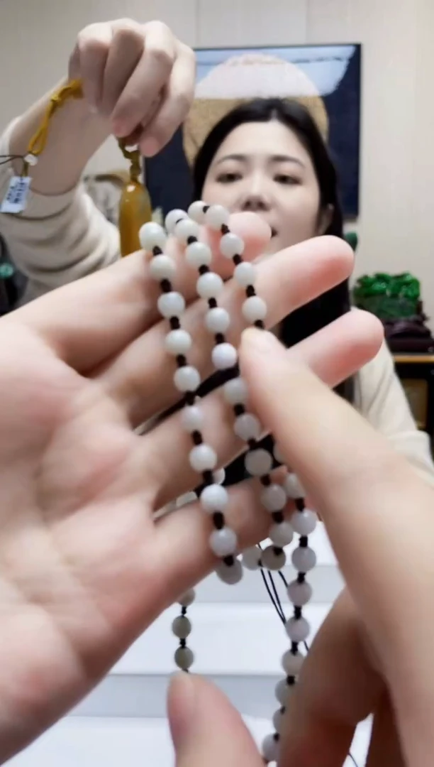 未镶嵌定制翡翠吊坠85
