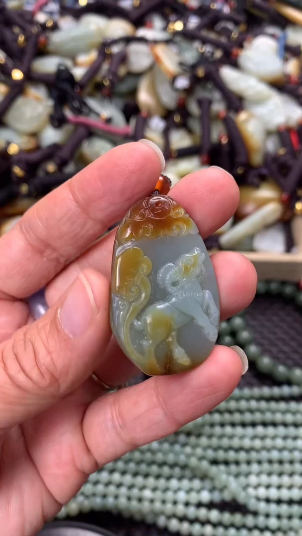 【闪购商品】和田玉颈饰未镶嵌多样性发货没有证书拍一发一有瑕