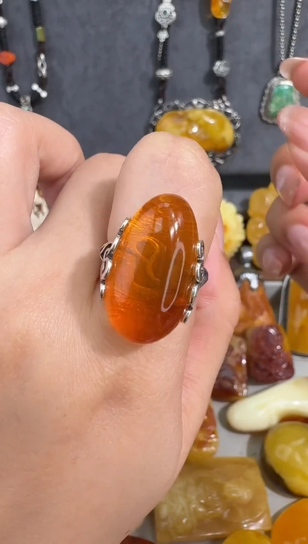 未镶嵌琥珀裸石琥珀