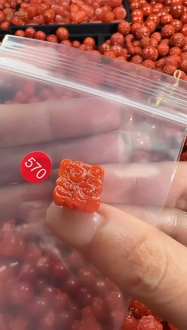 颈饰未镶嵌南红玛瑙1