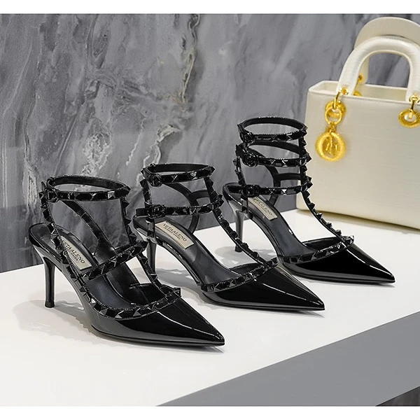 高版本铆钉高跟鞋女2025欧美细跟欧美性感绑带黑色尖头百搭凉鞋