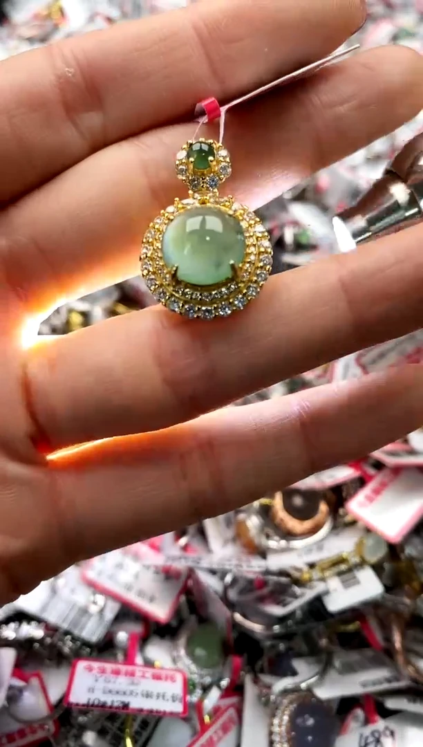 【闪购商品】翡翠戒指银S925镶嵌666666666     0