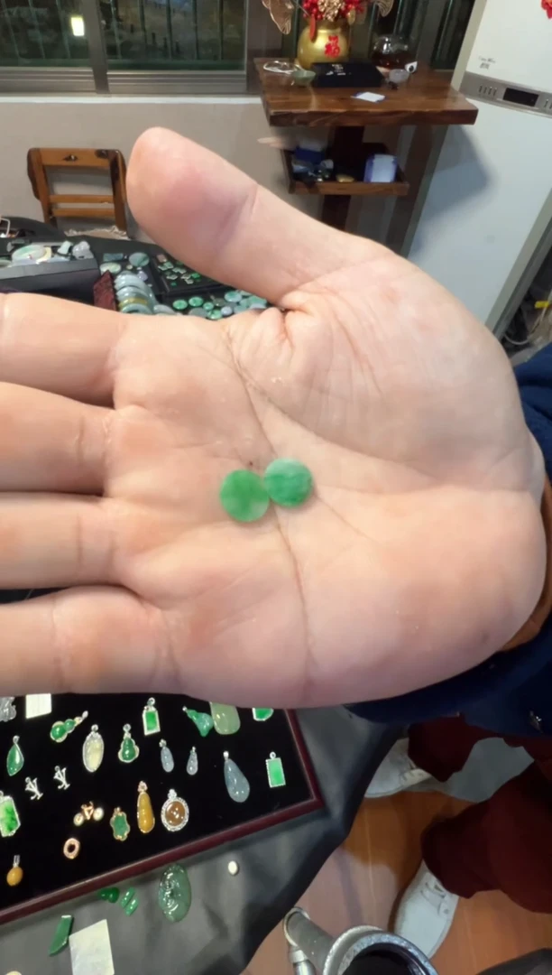 【闪购商品】翡翠挂件未镶嵌小圆无事牌一对