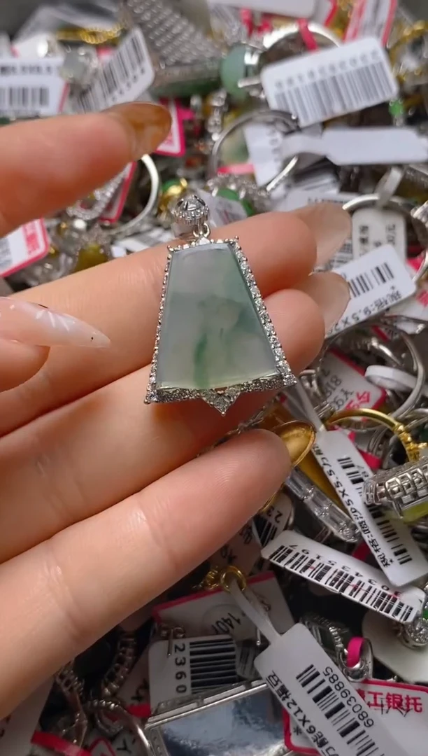 银S925镶嵌戒指翡翠百内无证书