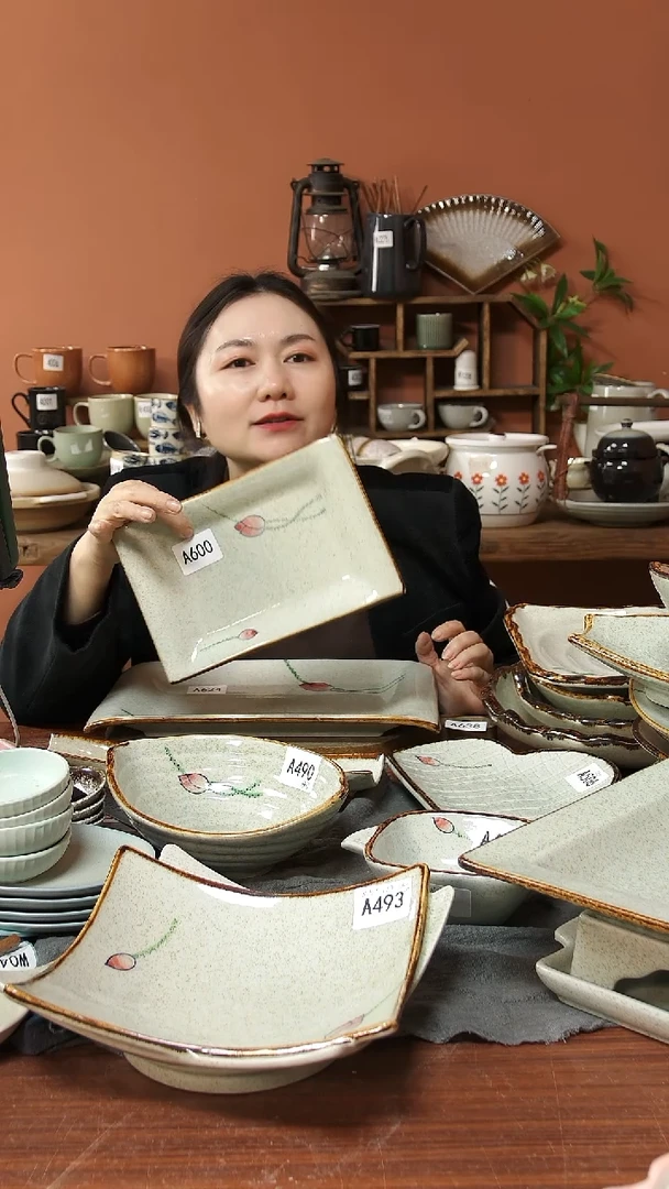 陶瓷A600 一只手绘荷花黑点长方盘23*15可能微瑕