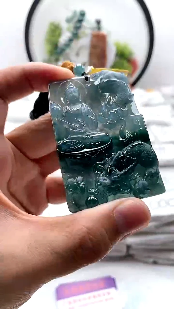 翡翠未镶嵌颈饰大势至