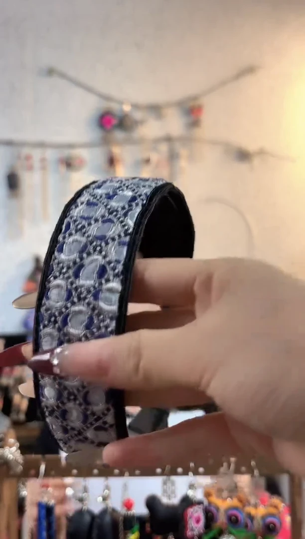 织绣彩云南阁非遗老绣饰品130