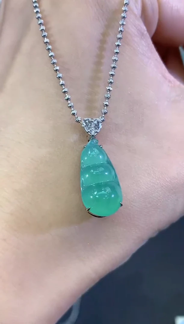 吊坠(不含链)18K金镶嵌翡翠B106