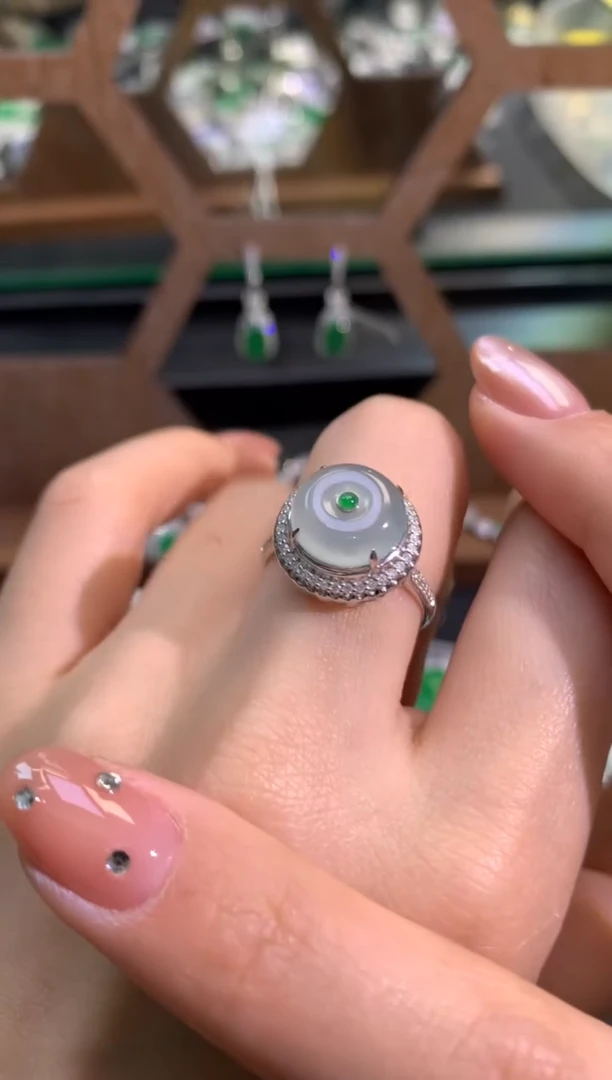 【闪购商品】翡翠吊坠(不含链)18K金镶嵌戒指