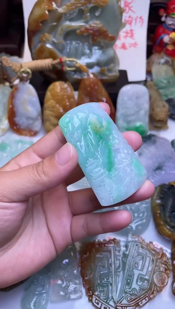 颈饰未镶嵌翡翠山水