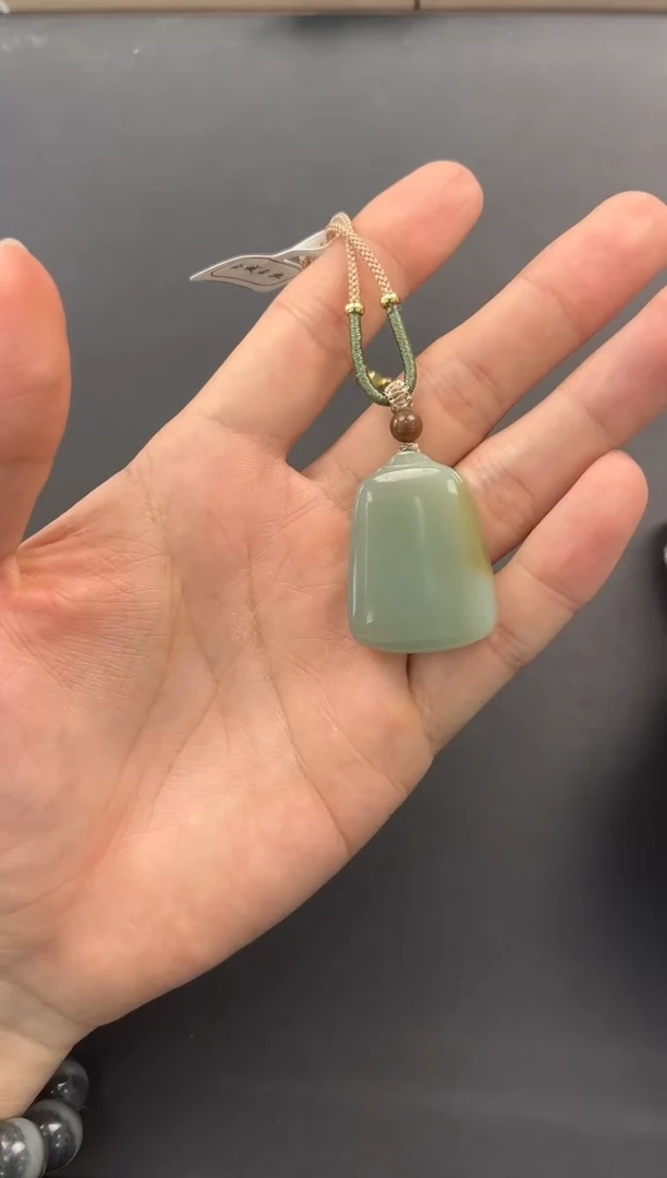 未镶嵌手串和田玉且末金山糖青白无事牌微色差