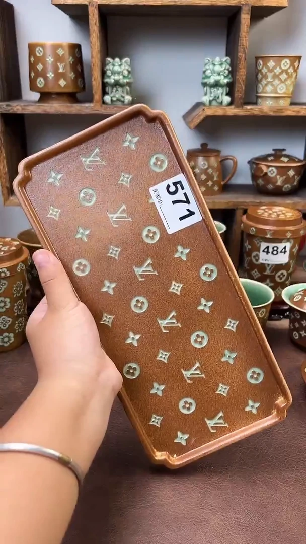 ?****甜龙泉青瓷窑571