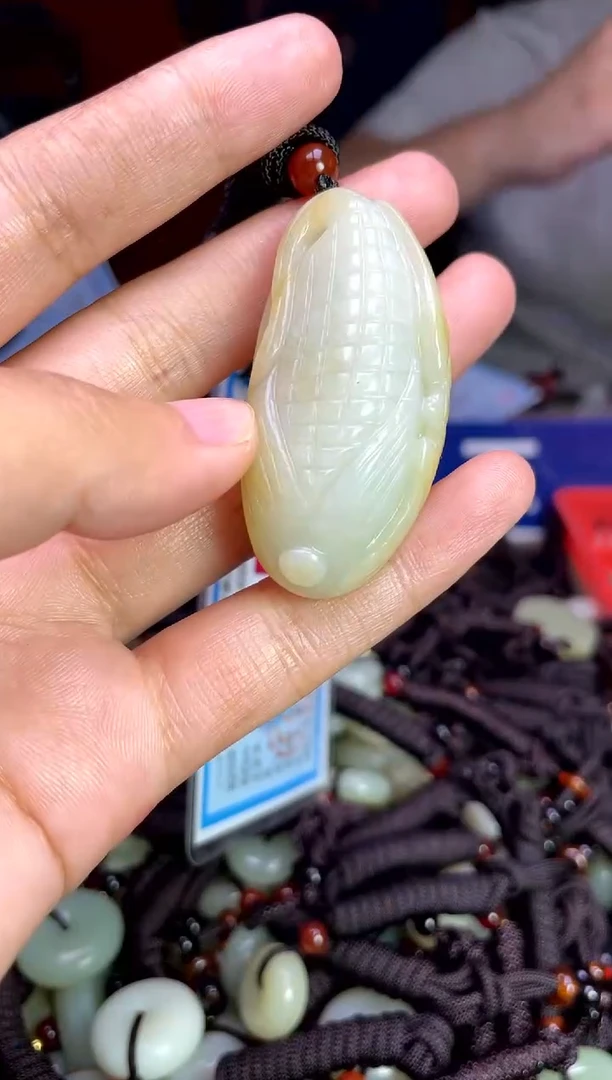未镶嵌和田玉挂件1