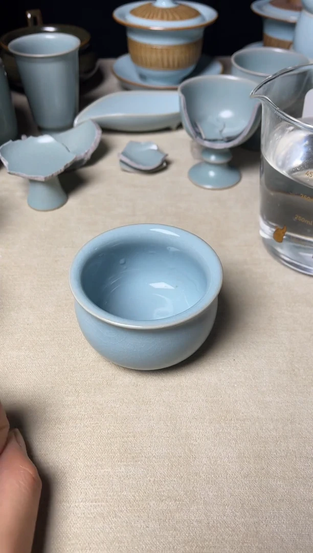 微瑕天青釉纯手工支钉100cc钱袋杯