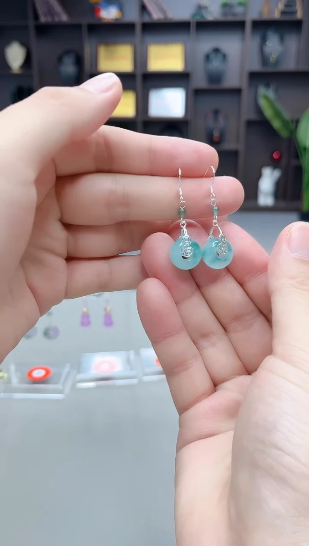 未镶嵌石英质玉（天山翠）耳饰721000