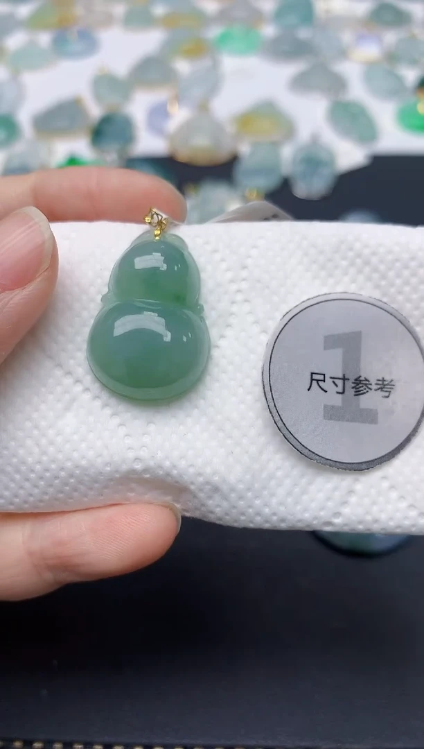 翡翠18K金镶嵌颈饰天然缅甸A货翡翠