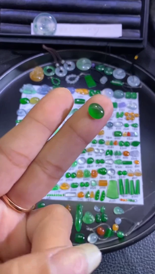 未镶嵌挂件翡翠蛋