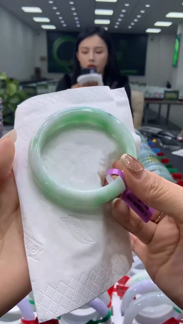 未镶嵌手镯翡翠00008348