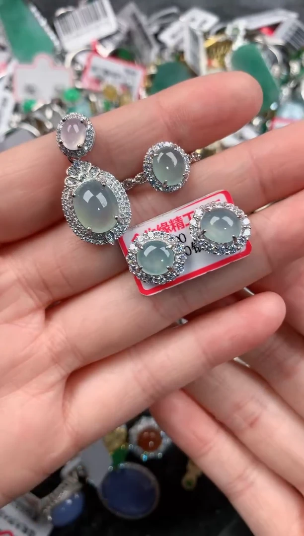 银S925镶嵌戒指翡翠777       9