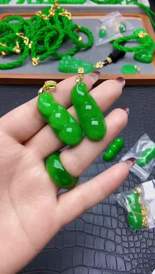 14K金镶嵌翡翠耳饰福豆高货吊坠