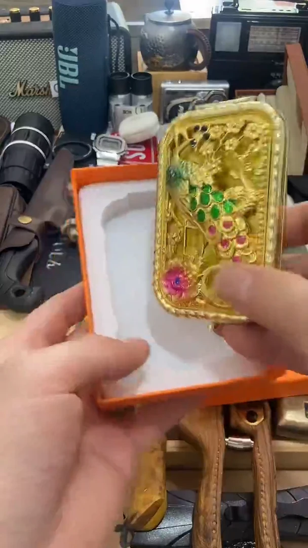 瓷片闪购商品 如图所示