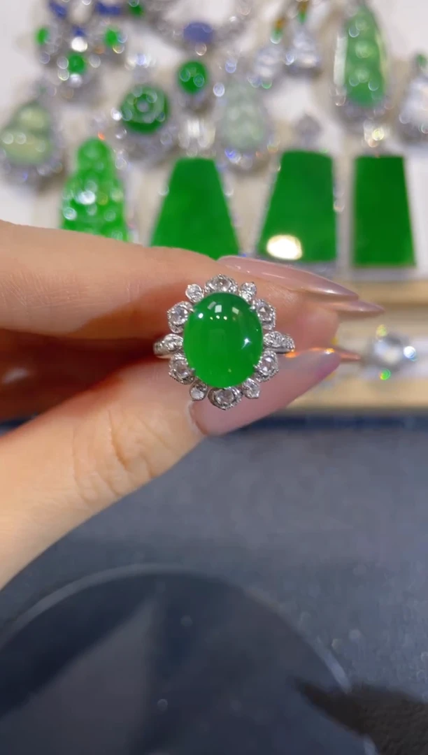 颈饰18K金镶嵌翡翠团购8