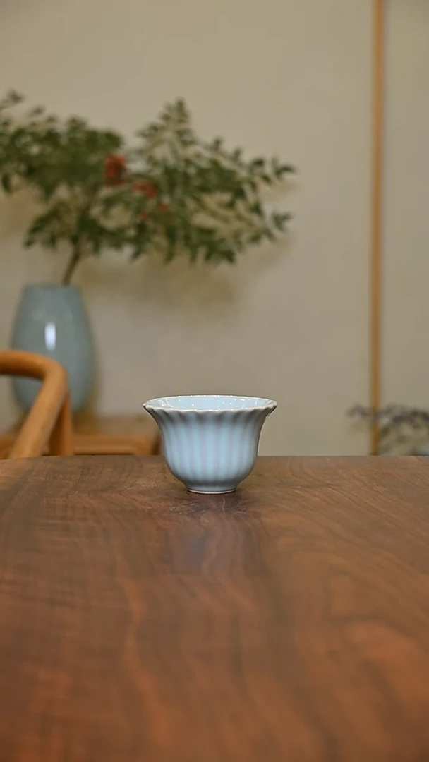 青隽杯 天青 微瑕 朱家汝窑款