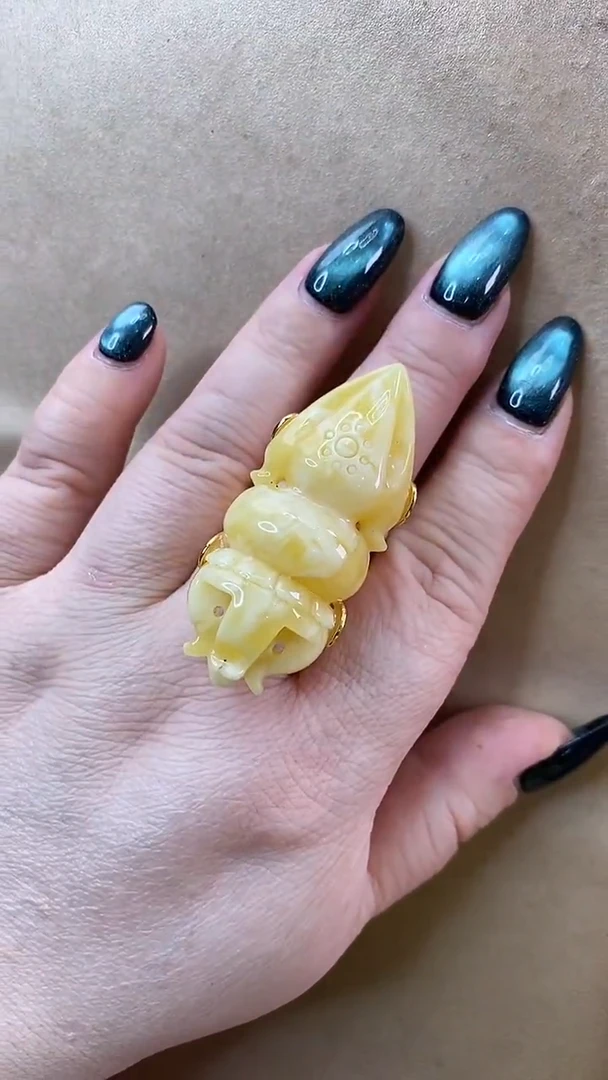 琥珀颈饰未镶嵌戒指