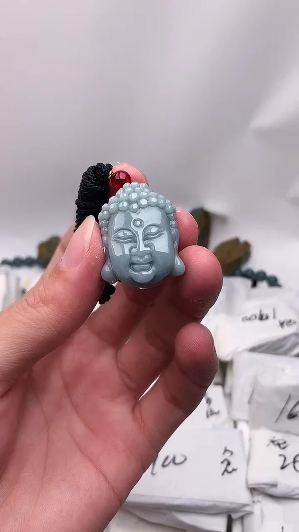 颈饰未镶嵌翡翠佛头