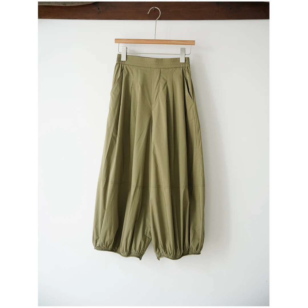 军绿色轻薄款灯笼裤