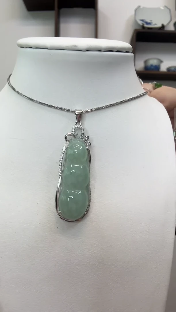吊坠(赠链)银S925镶嵌翡翠福豆