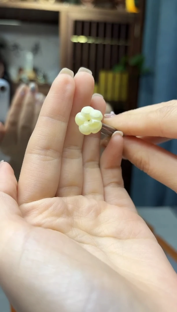 裸石蜜蜡未镶嵌?****菊1