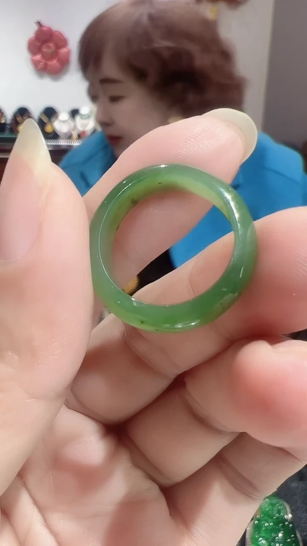 未镶嵌戒圈和田玉2025120684