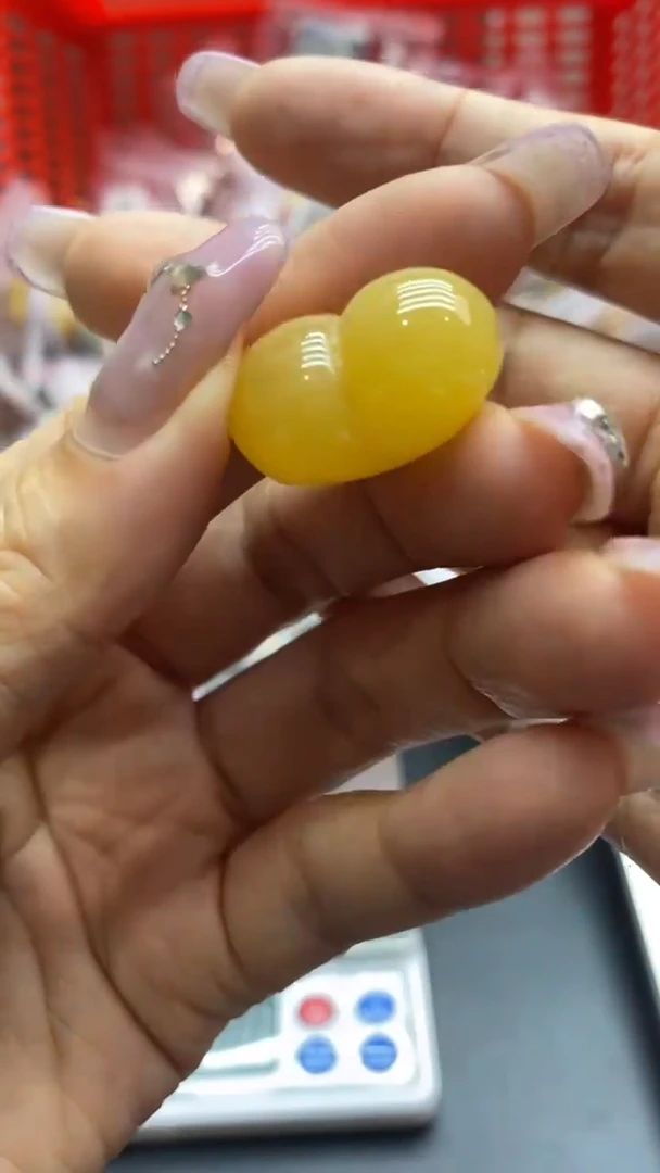 琥珀未镶嵌珠宝奇石286