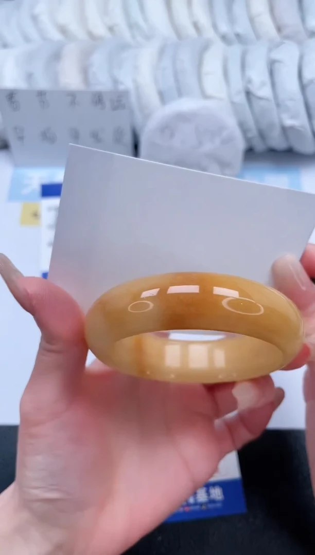 【闪购商品】石英质玉手镯未镶嵌T219-55.5