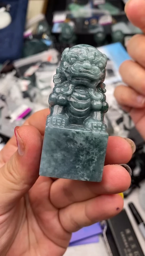 翡翠未镶嵌颈饰多样性发其一