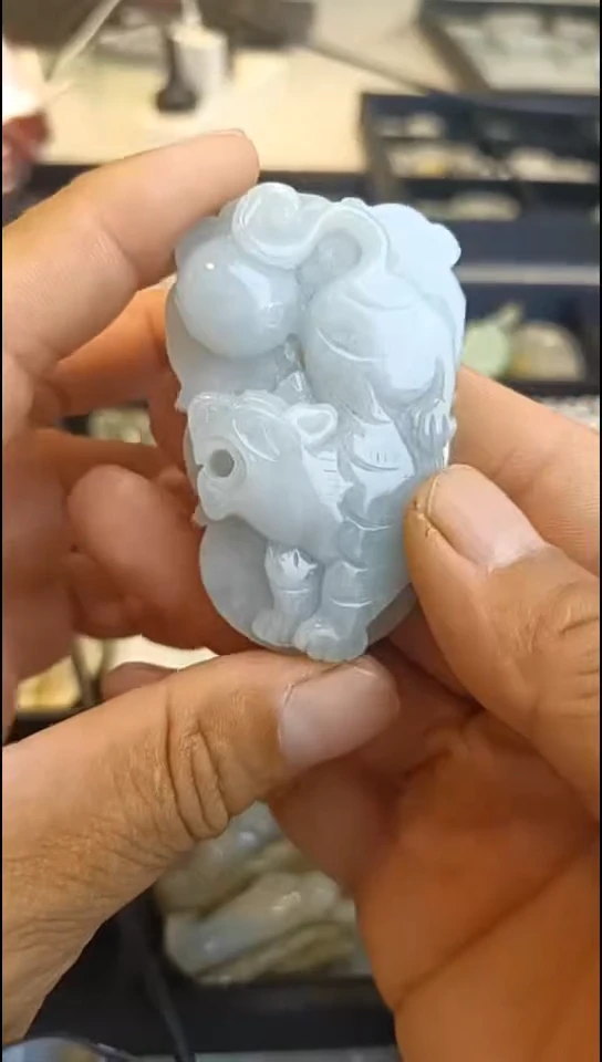 翡翠未镶嵌吊坠(不含链)下山虎