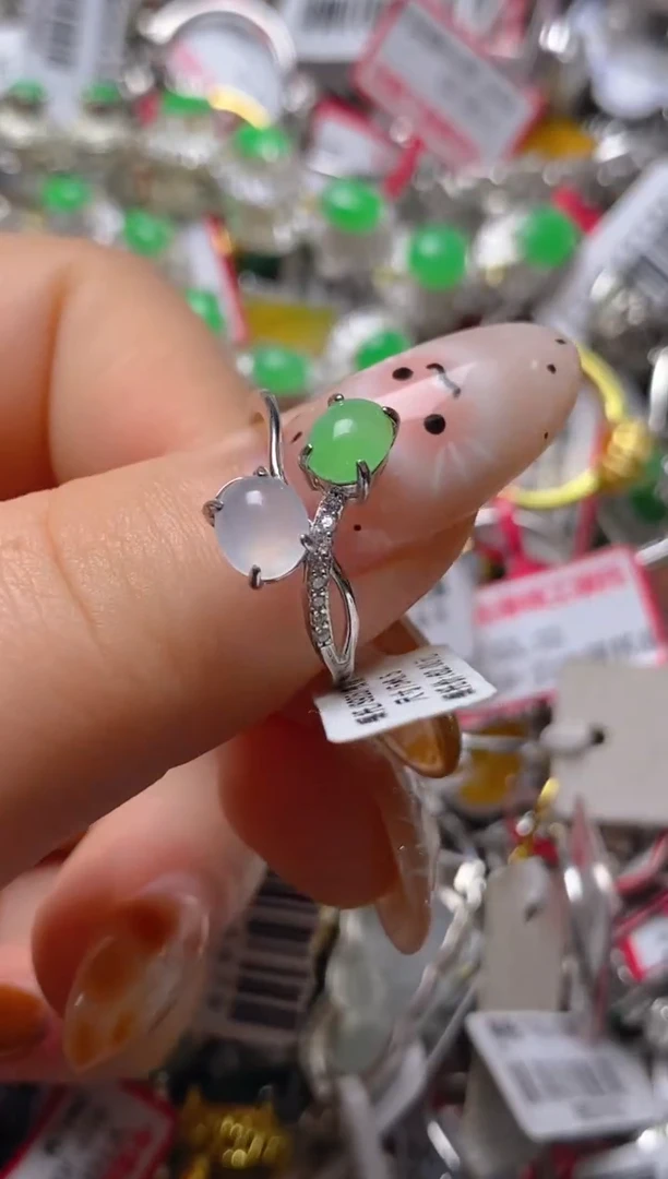 银S925镶嵌戒指翡翠百内无证书