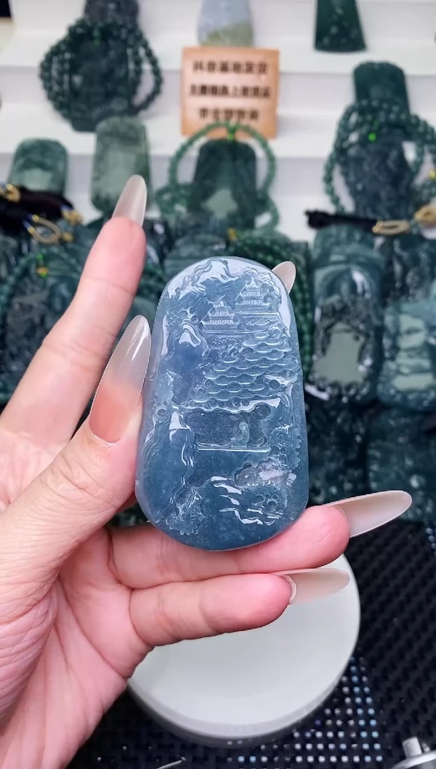 颈饰未镶嵌翡翠