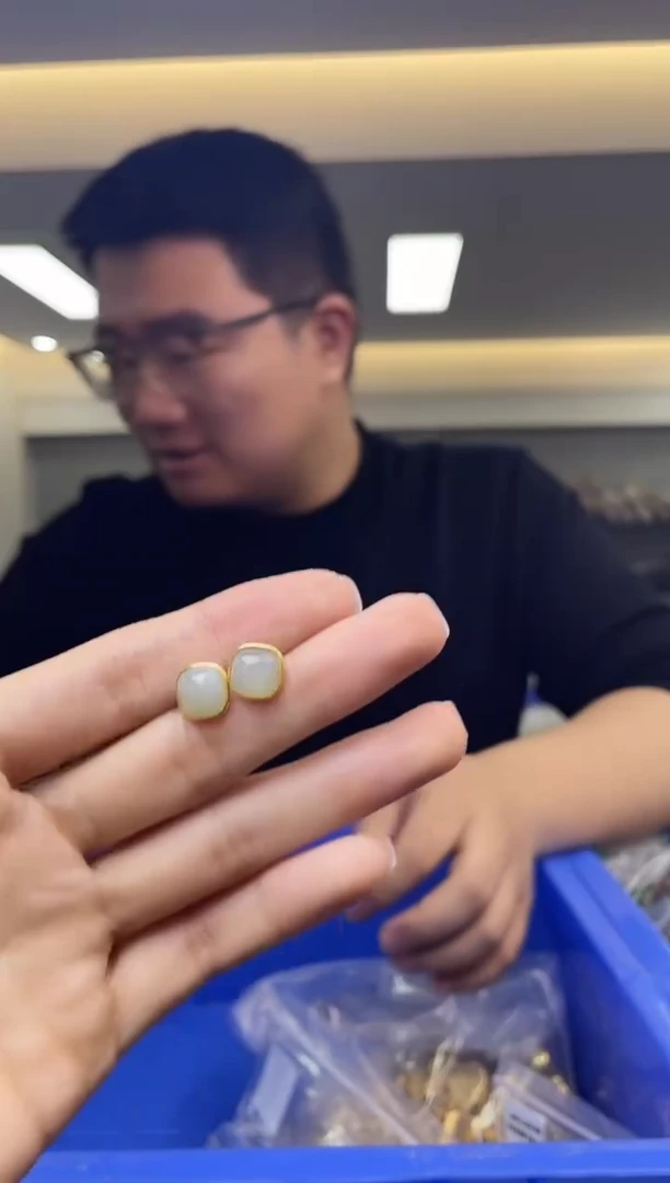 【闪购商品】和田玉`银S925镶嵌多样性发一件