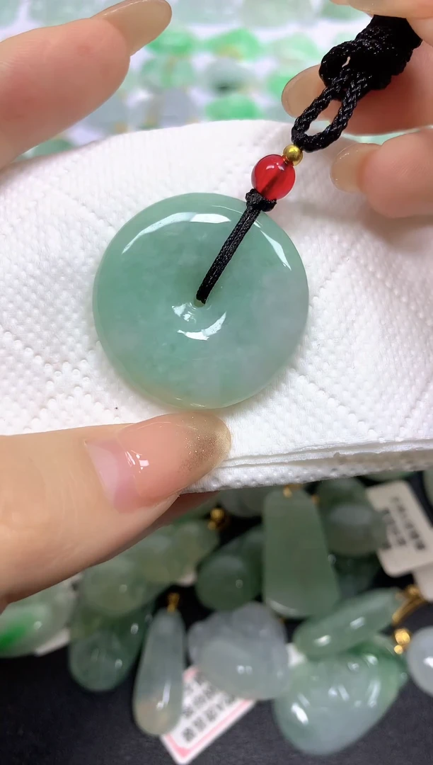 颈饰未镶嵌翡翠A货