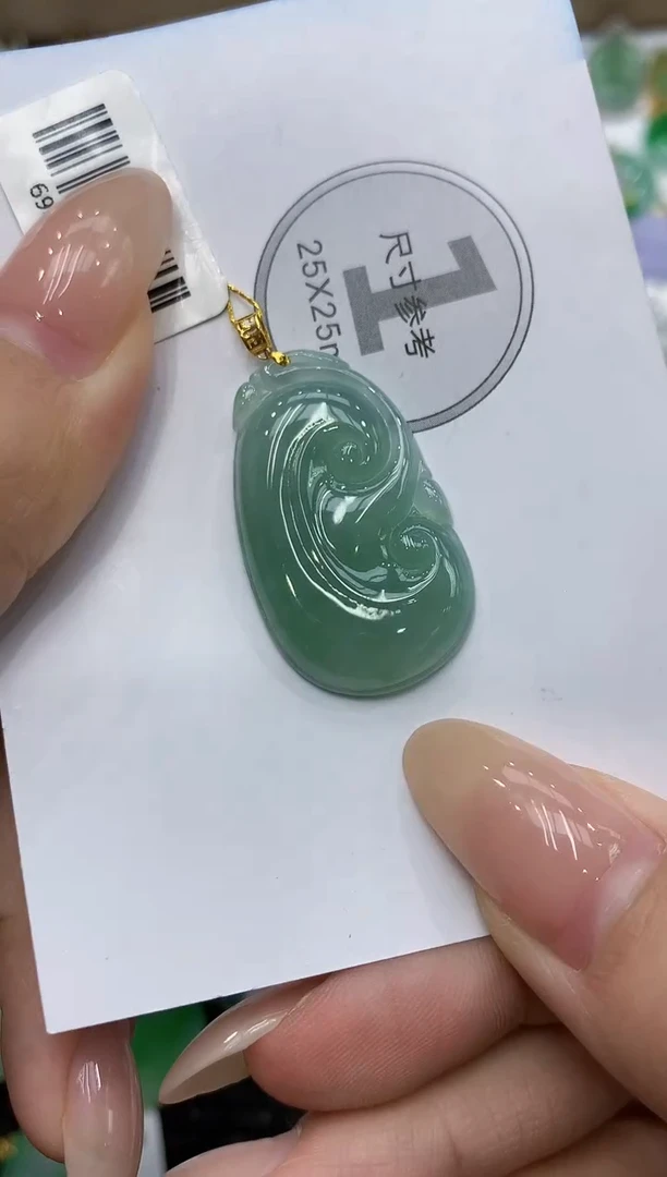 颈饰18K金镶嵌翡翠111111111111