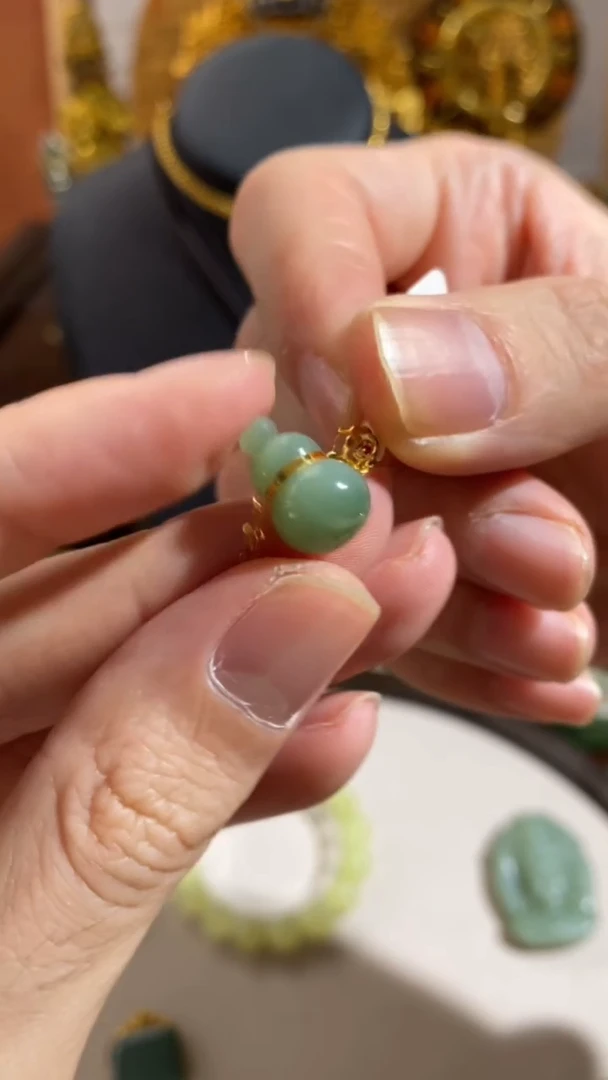 吊坠(不含链)18K金镶嵌和田玉吊坠