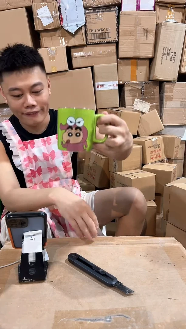 瓷片绿色小新鳄鱼水杯 微瑕