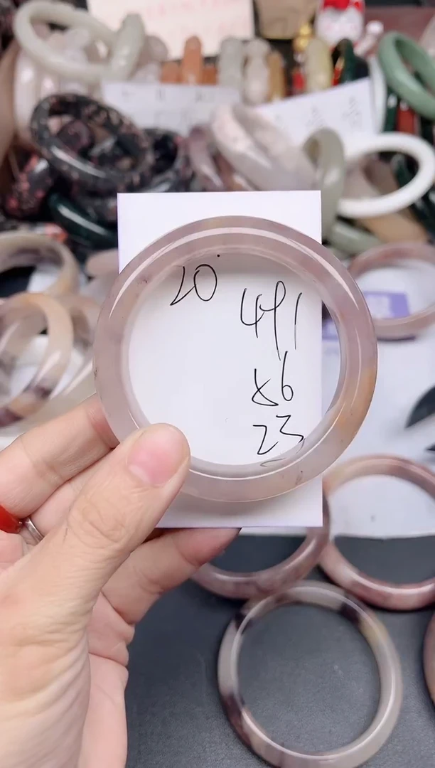 未镶嵌手镯石英质玉491