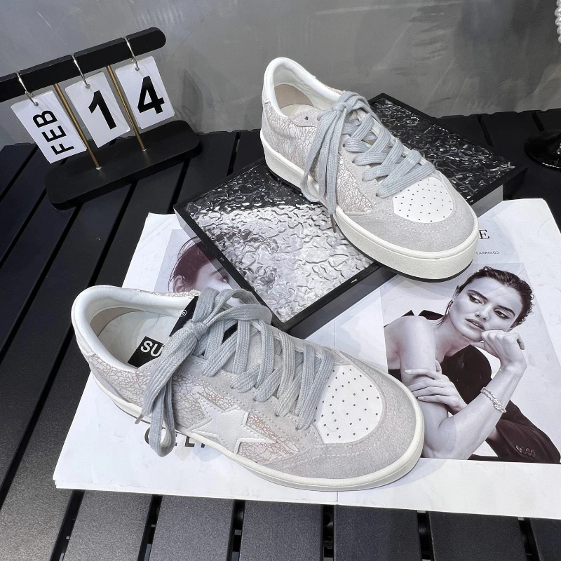 韩版网红星星板鞋女2025早春新款轻便舒适时尚百搭系带潮流休闲鞋