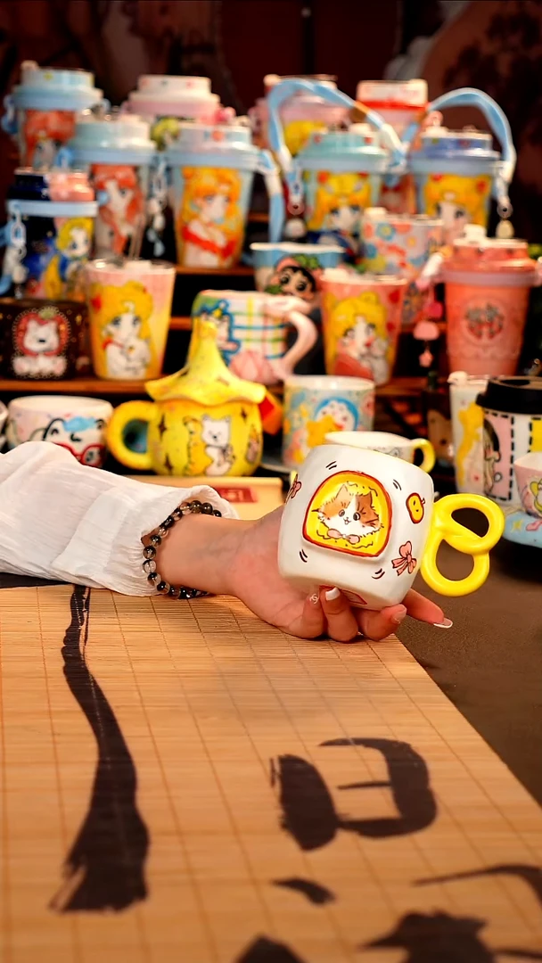 景德镇全手工手绘杯杯